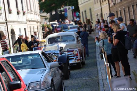 Mednarodna revija starodobnikov v Kamnik privabila ljubitelje klasičnih vozil (22)